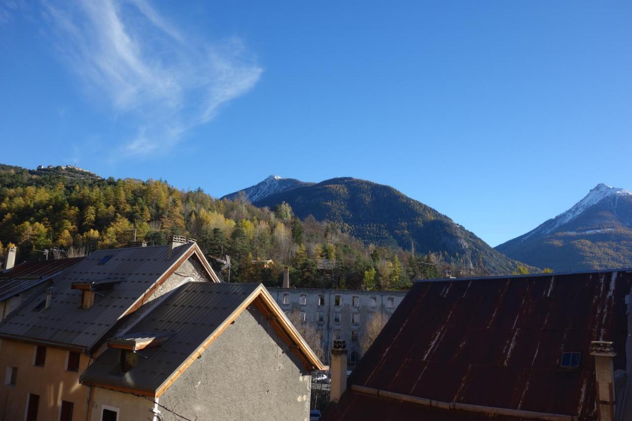 Chez Petit Louis- Appart Centre Ville Jusqu'A 6 Personnes Briançon Dış mekan fotoğraf