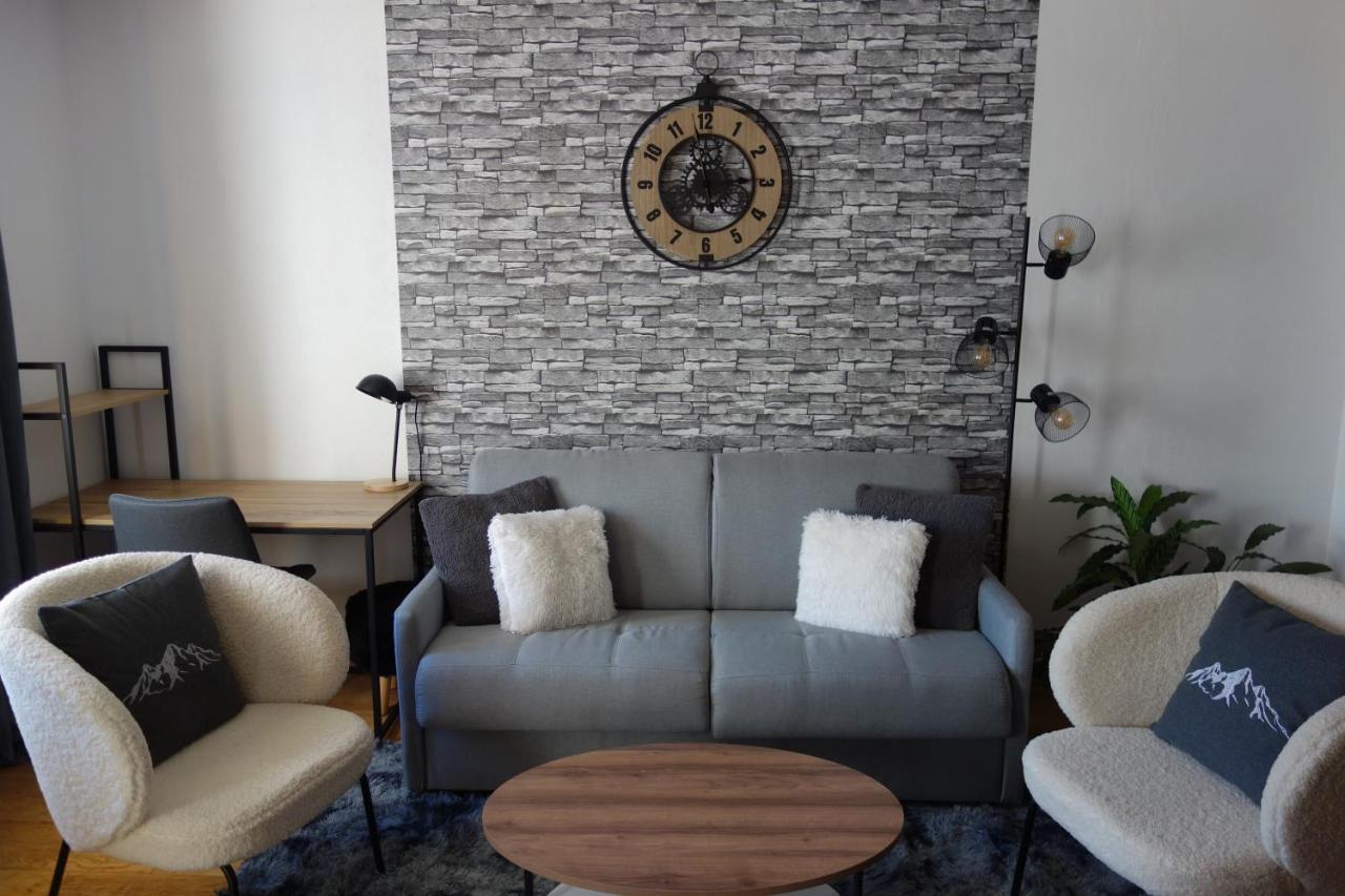 Chez Petit Louis- Appart Centre Ville Jusqu'A 6 Personnes Briançon Dış mekan fotoğraf